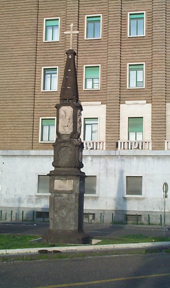 cross near port